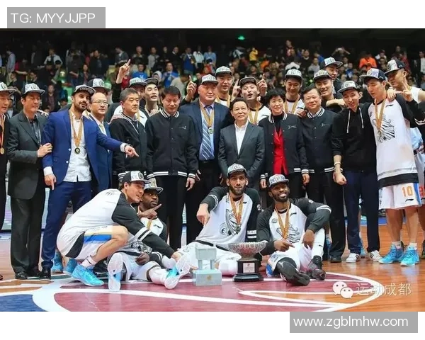 成都篮球队荣登篮球配合排行榜第一名展现团队默契与实力